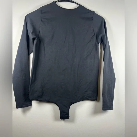 SKIMS ESSENTIAL CREW NECK LONG SLEEVE BODYSUIT Onyx Black - Picture 3 of 7